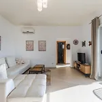Exclusive Seafront Apartments Apartment 3