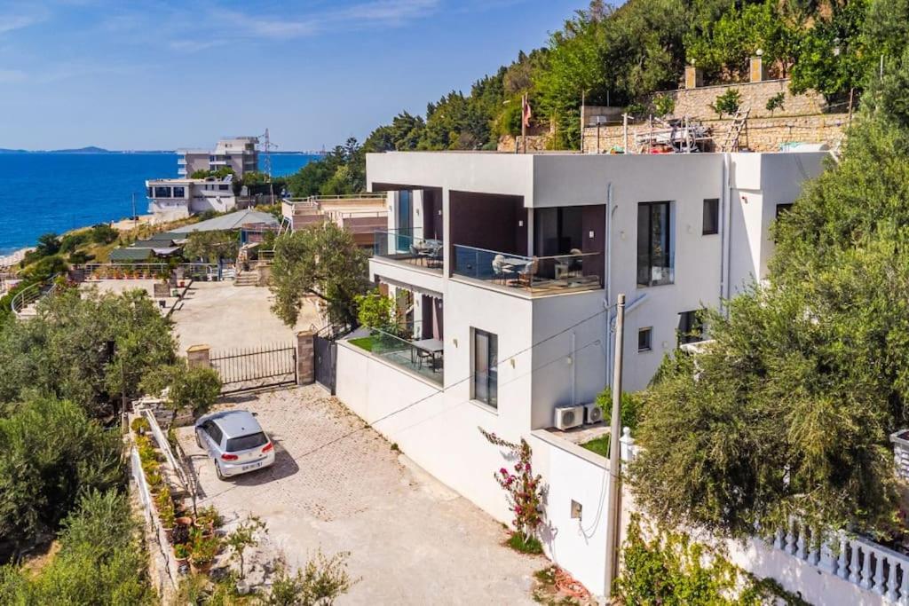 Exclusive Seafront 3