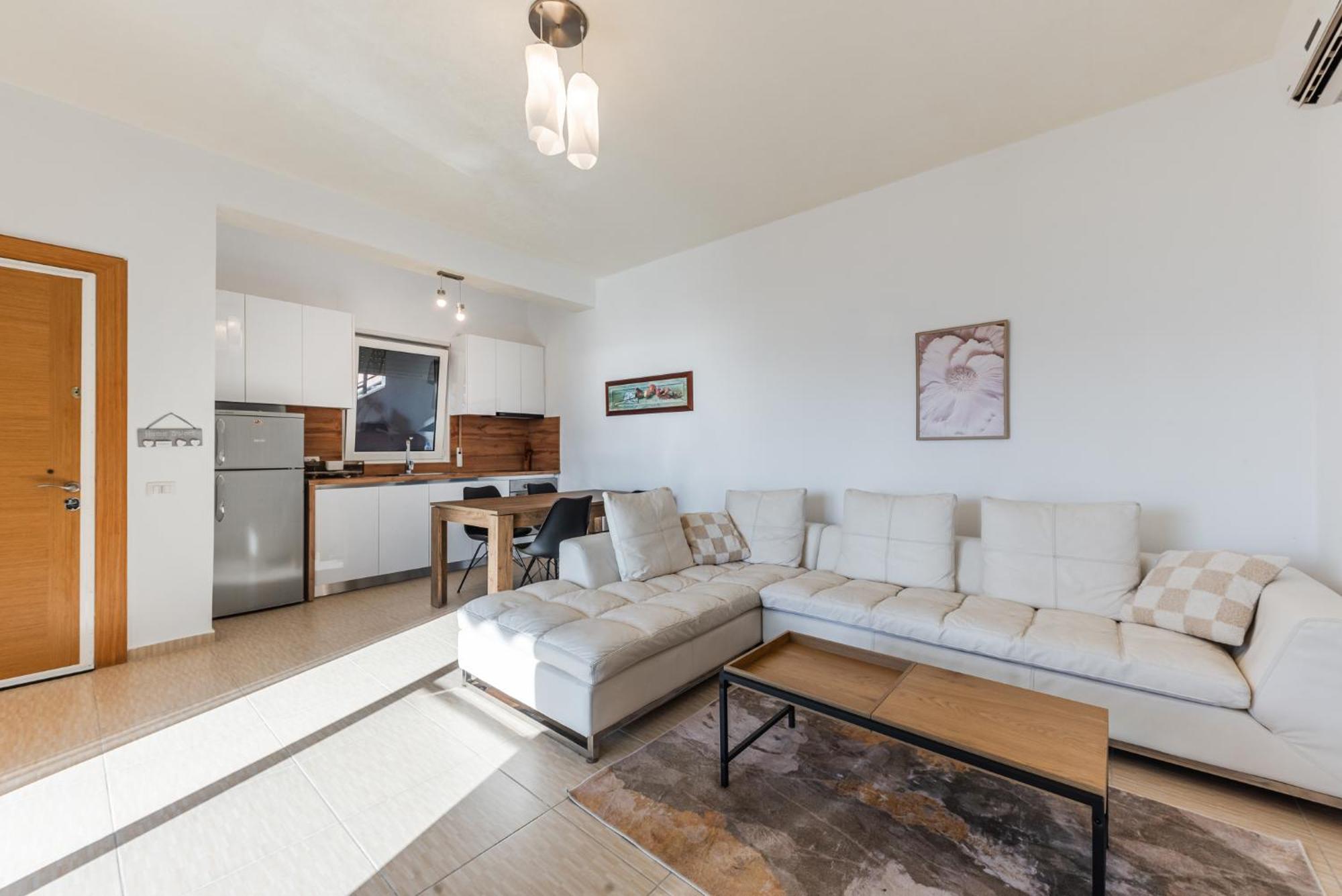 Exclusive Seafront 3 *